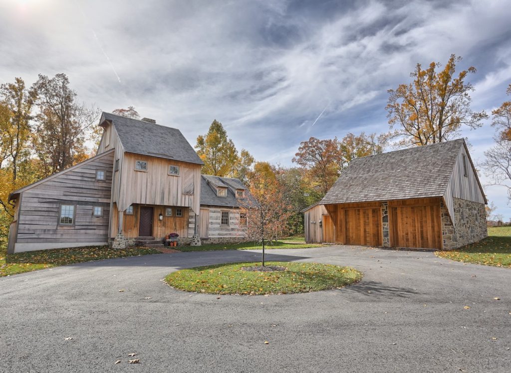 Side elevation of an olde bulltown home