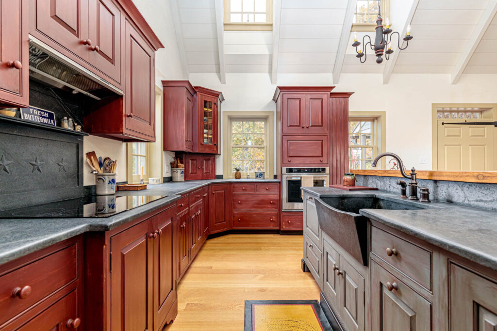 Large Kitchen in Olde Bulltown